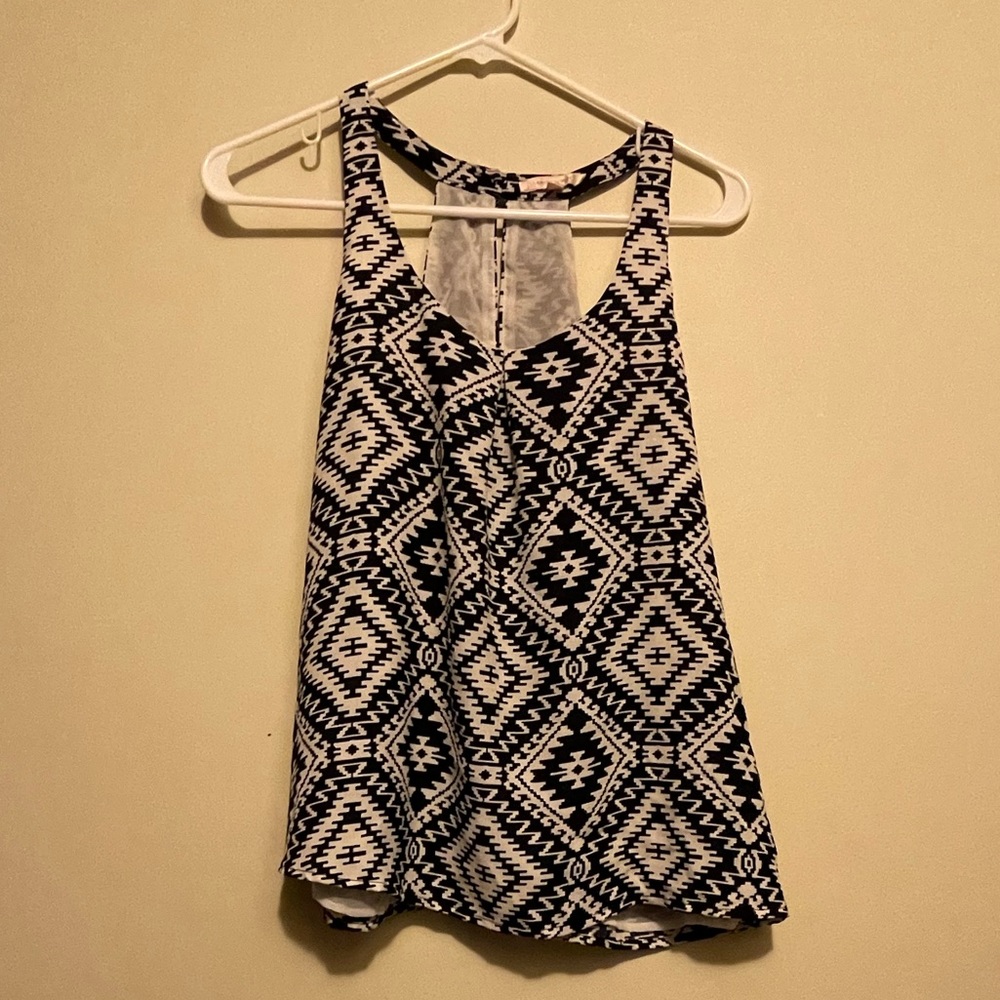 LAST DAY TO BUY!  Skies Are Blue Top, Aztec Pattern, Size Small